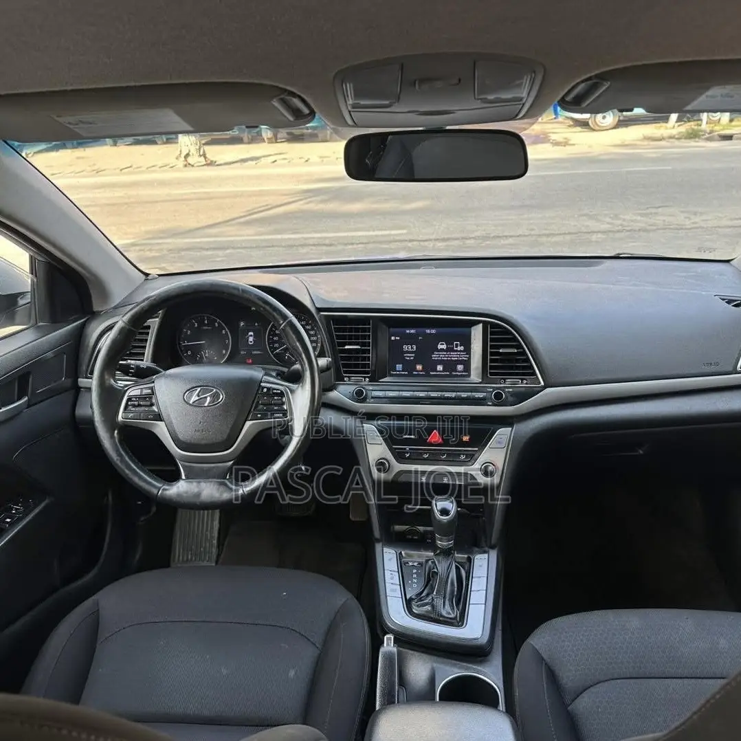 Hyundai Elantra 2019 Gris