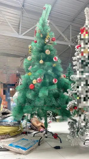 Photo - Sapin De Noël Artificiel – 1,80 M (Vert Traditionnel)