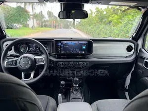 New Jeep Wrangler Sahara 4 Door 4x4 2024 Blanc