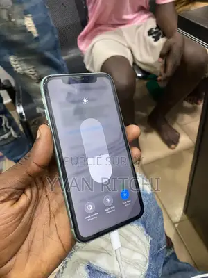 Apple iPhone 11 64 GB Vert