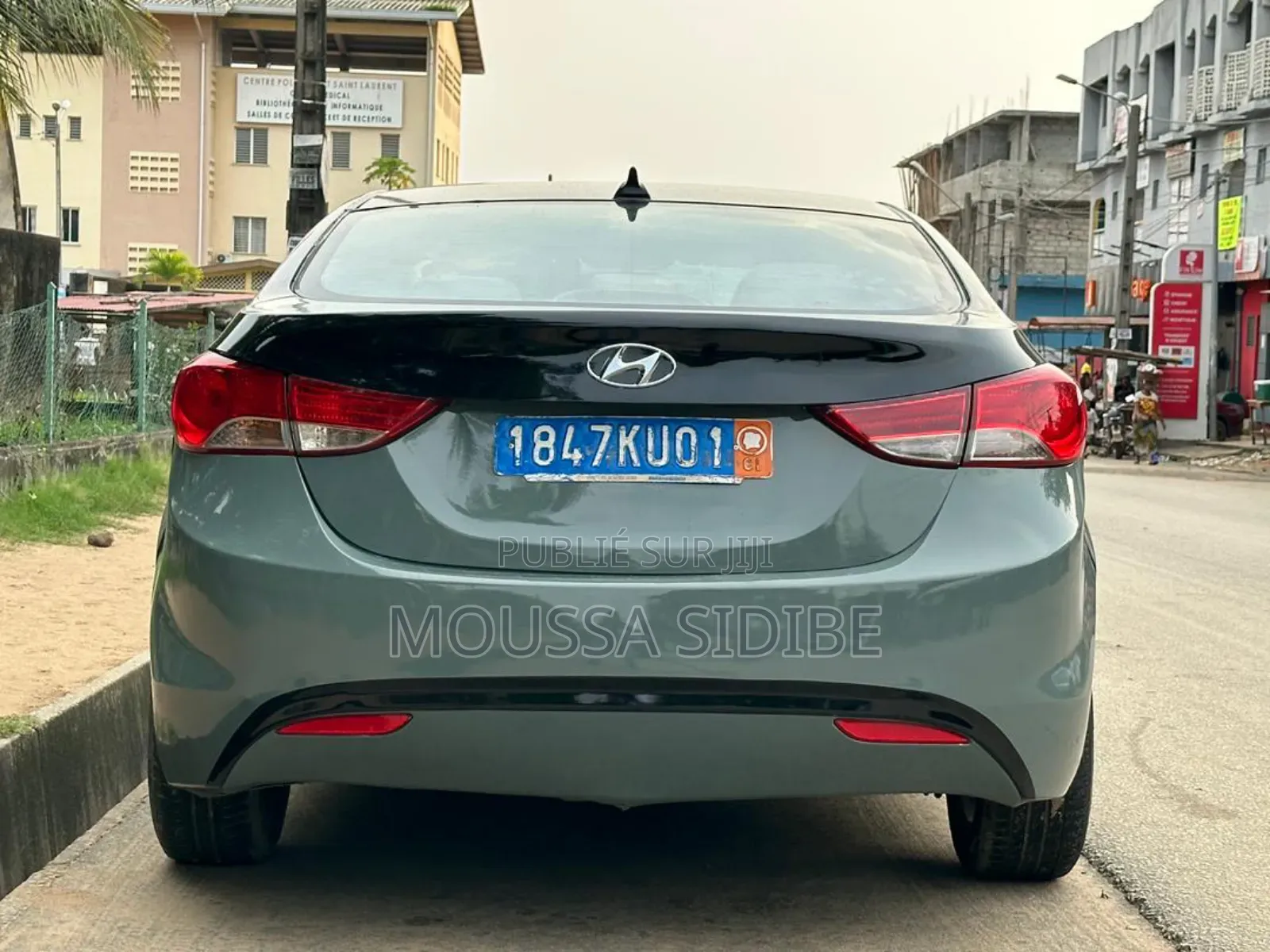 Hyundai Elantra Limited Sedan FWD (1.8L 4cyl 6A) 2016 Vert