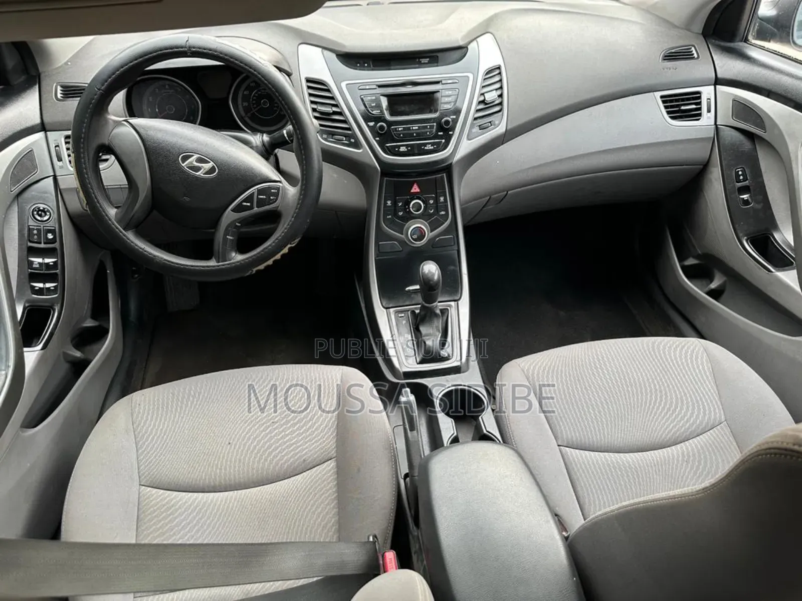 Hyundai Elantra Limited Sedan FWD (1.8L 4cyl 6A) 2016 Vert