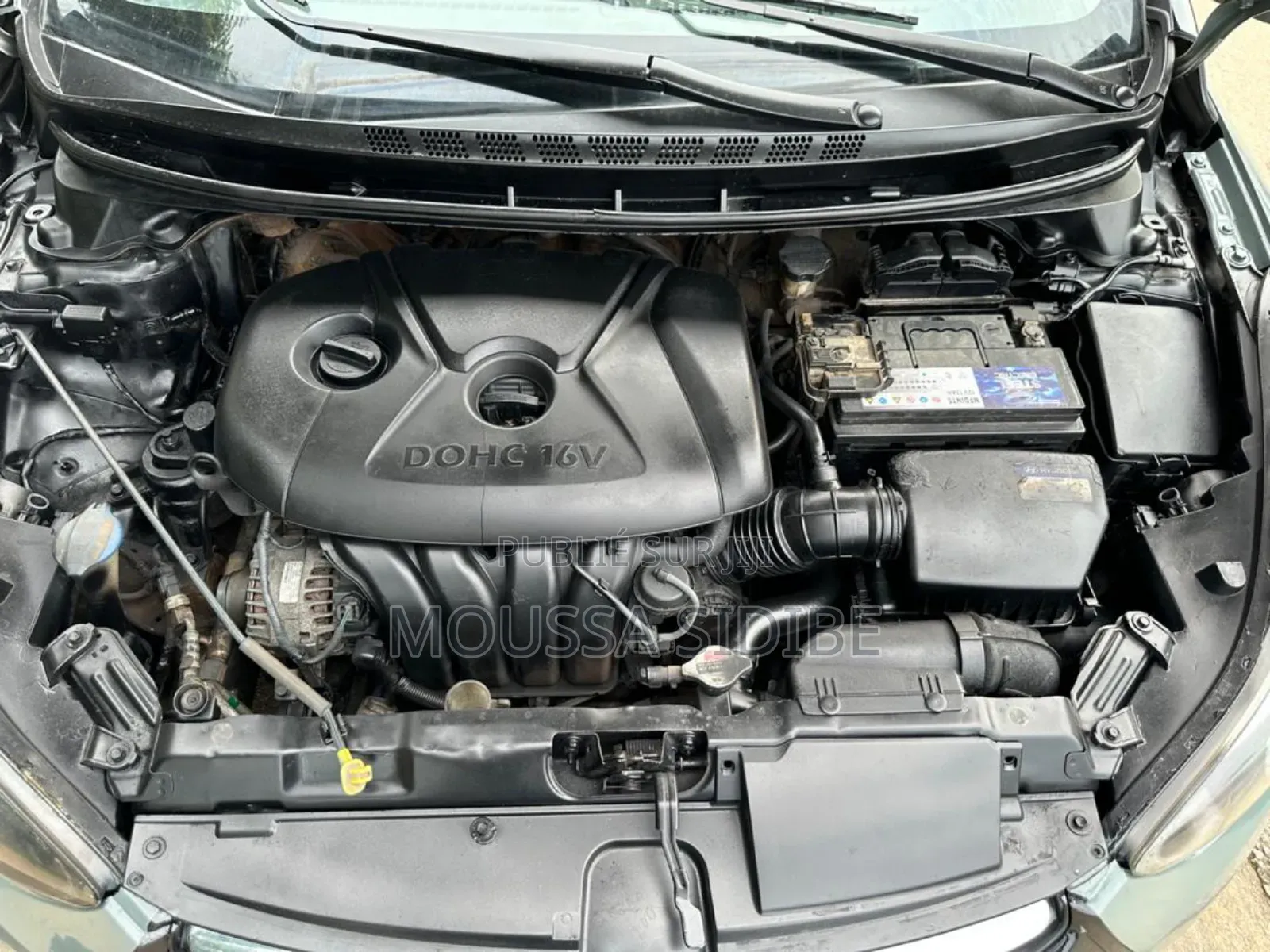 Hyundai Elantra Limited Sedan FWD (1.8L 4cyl 6A) 2016 Vert