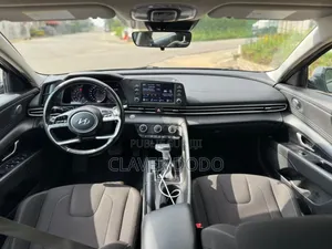 Hyundai Elantra 2021 Turquoise