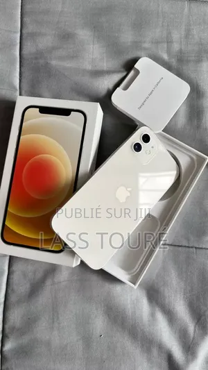 Photo - New Apple iPhone 12 256 GB Blanc