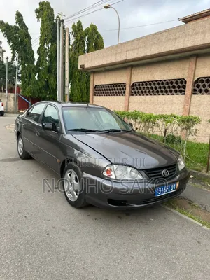 Photo - Toyota Avensis 2.0 D Verso 2002 Gris