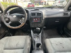 Toyota Avensis 2.0 D Verso 2002 Gris