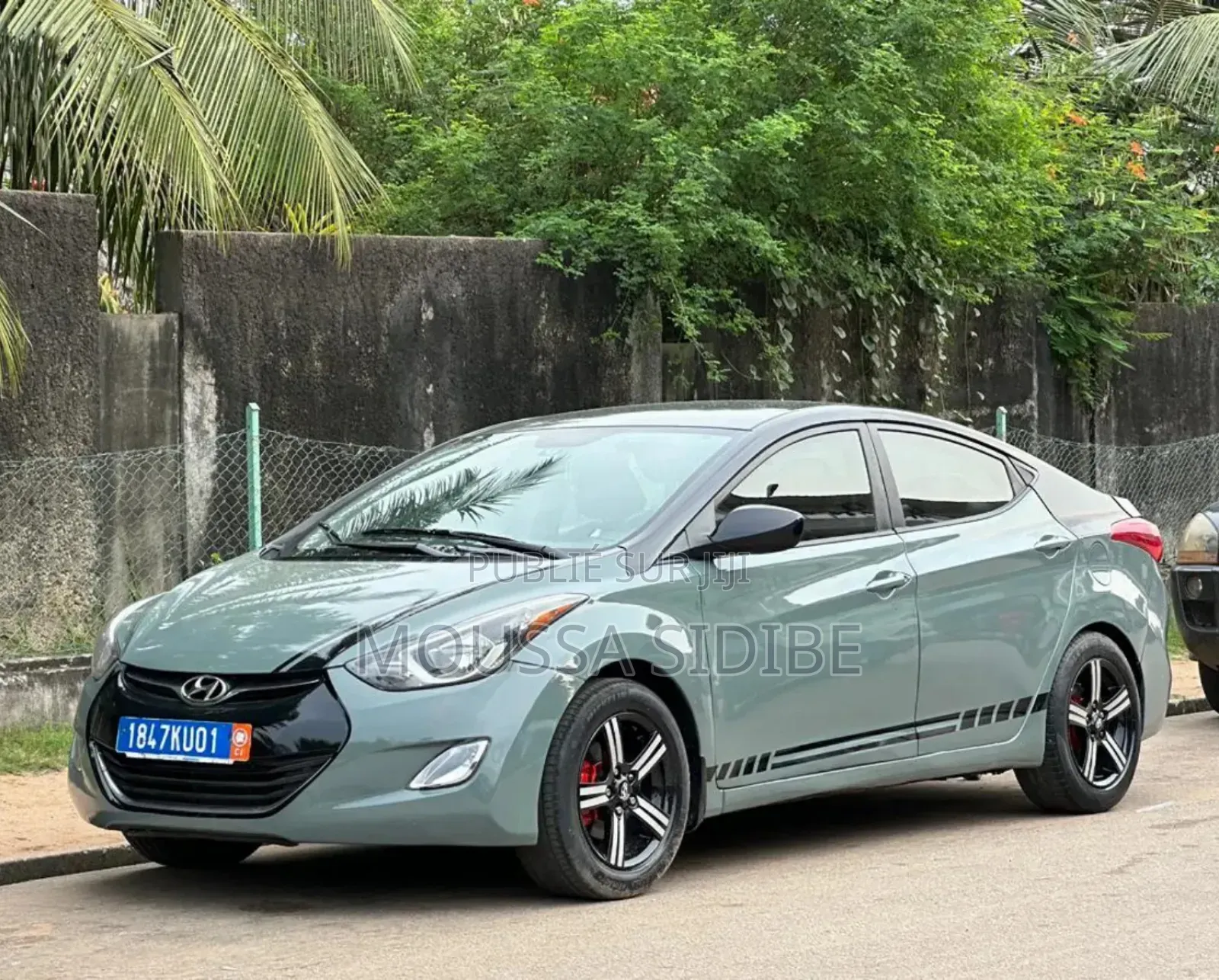 Hyundai Elantra Limited Sedan FWD (1.8L 4cyl 6A) 2016 Vert