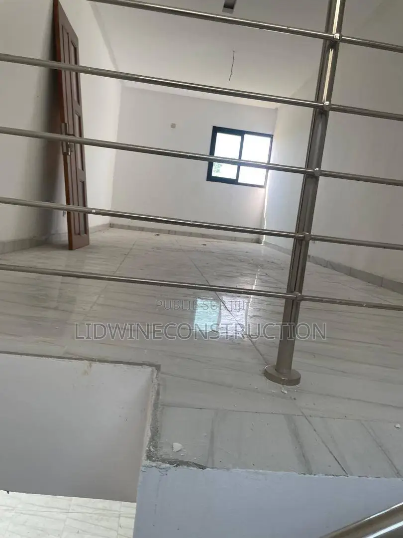 4chbre Duplex dans Bingerville à Vendre