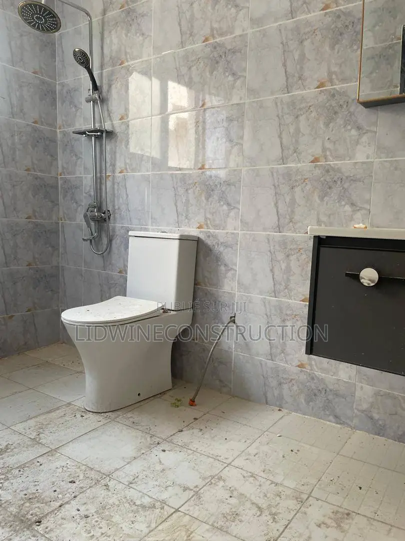 4chbre Duplex dans Bingerville à Vendre