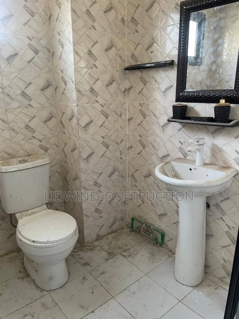 4chbre Duplex dans Bingerville à Vendre