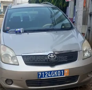 Toyota Corolla Verso 1.6 VVT-i 2005 Gris