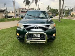Photo - Toyota Fortuner 2012 Vert