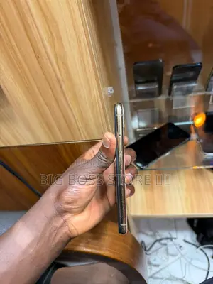 Apple iPhone 11 Pro 64 GB Doré