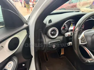 Mercedes-Benz C300 Base AWD 4Matic Sedan (2.0L 4cyl 7A) 2015 Blanc