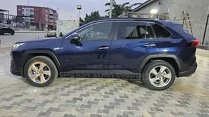 Toyota RAV4 2021