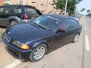 Photo - BMW 318i 2002 Black