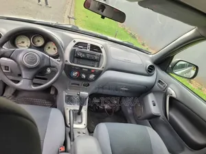 Toyota RAV4 2.0 4x4 2004 Gris