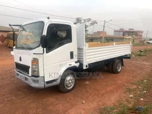 Sinotruk Howo 2015 Blanc cassé