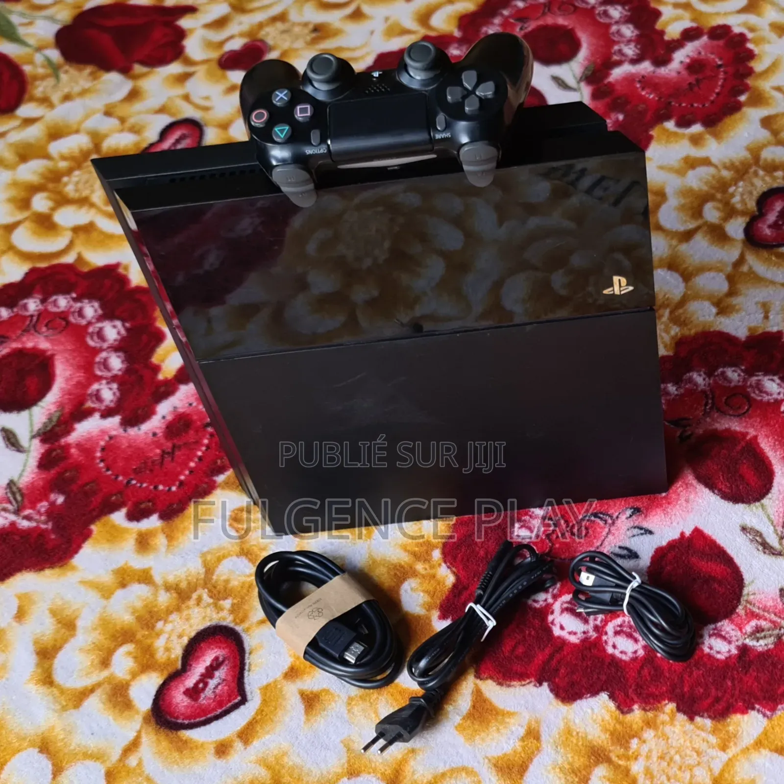 Ps4 Slim Propre. La Photo Est en Temps Réel. Vendue Avec Garantie.