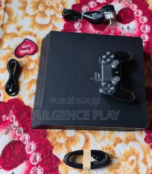 Photo - Ps4 Pro Super Propre. La Photo Est en Temps Réel. Vendue Avec Garantie
