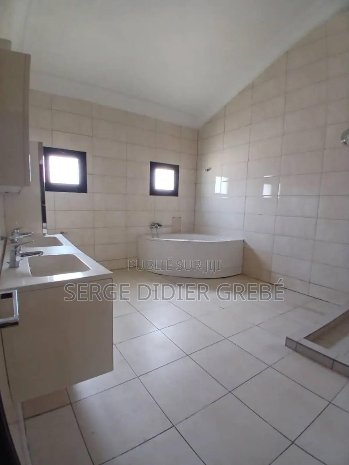 6chbre Villa dans Grebemultiservices, Cocody à Louer