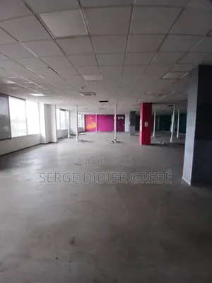 À Louer – Plateau De Bureaux Prêt À l'Emploi – 1400 M2 –Cocody Riviera