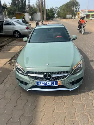 Mercedes-Benz C400 2018 Turquoise