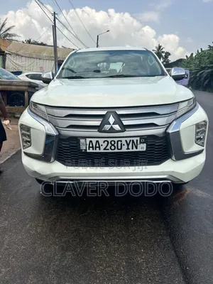 Photo - Mitsubishi Montero 2022 Blanc