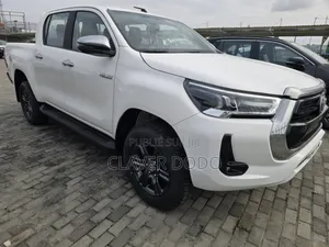 New Toyota Hilux 2025 Blanc