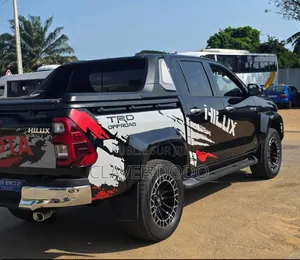 Toyota Hilux 2020 Black