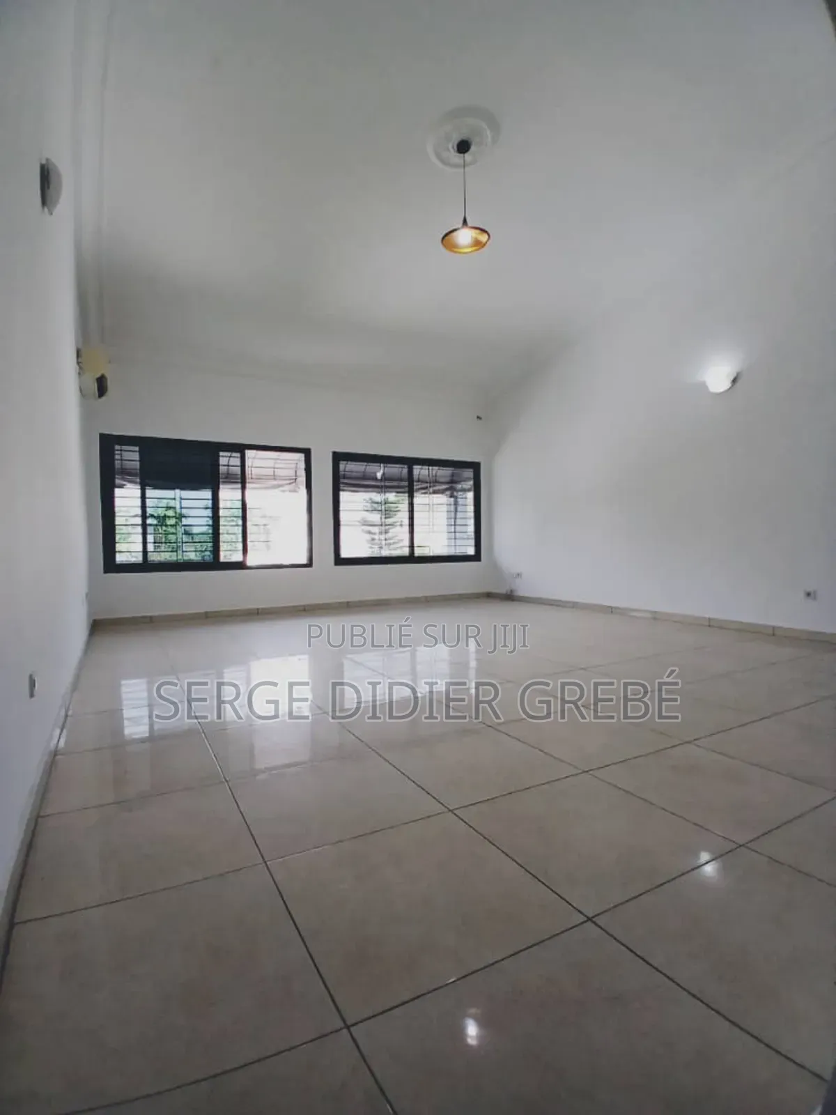 6chbre Villa dans Grebemultiservices, Cocody à Louer