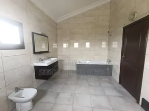 6chbre Villa dans Grebemultiservices, Cocody à Louer