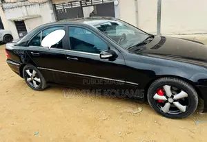 Photo - Mercedes-Benz C230 2005 Black