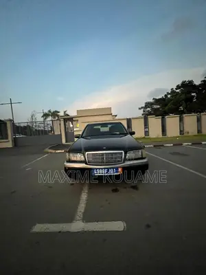 Photo - Mercedes-Benz C180 2000 Black