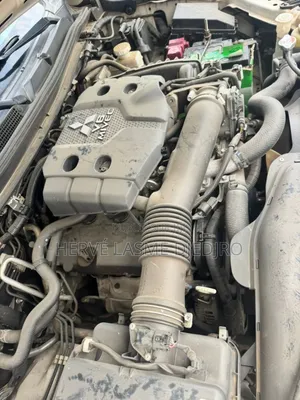 Mitsubishi Montero Sport 2022 Blanc