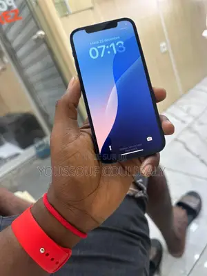 Photo - Apple iPhone XR 128 GB Jaune