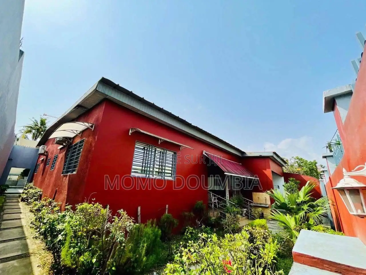 Furnished 4chbre Villa dans Cocody à Vendre