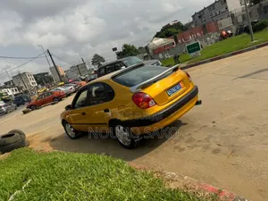 Toyota Corolla 2004 Jaune