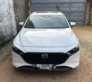 Photo - Mazda 3 2022 Blanc