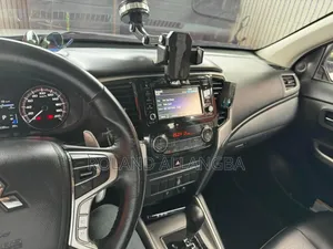 Mitsubishi L200 Sportero 2.4 Diesel 2021 Argenté