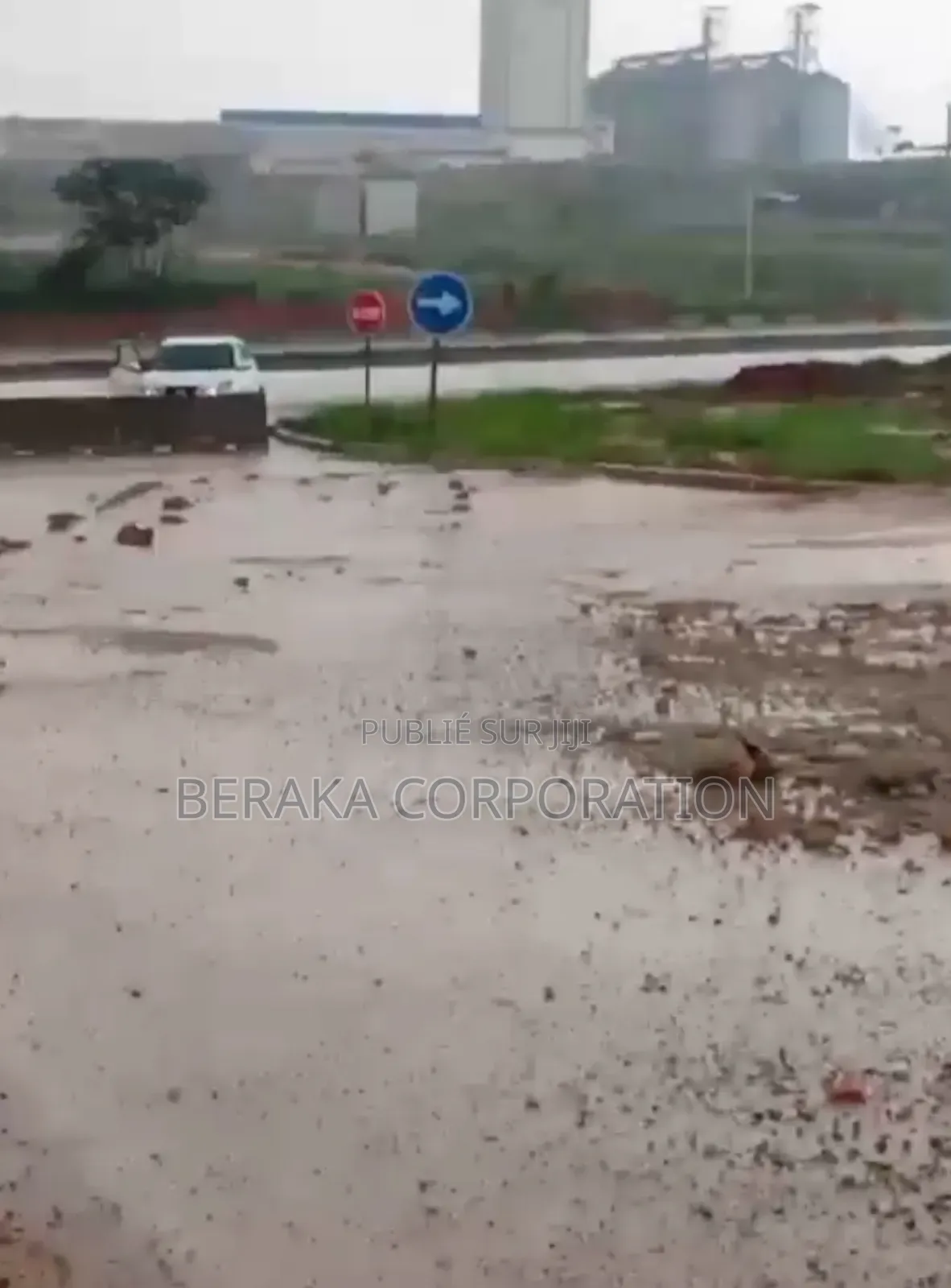 2 Hectares en Vente Avec Acd Autoroute Du Nord Avant Péage Cote Gauche