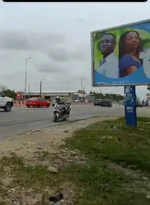 6000 M2 Avec Acd en Vente en Face De Playce