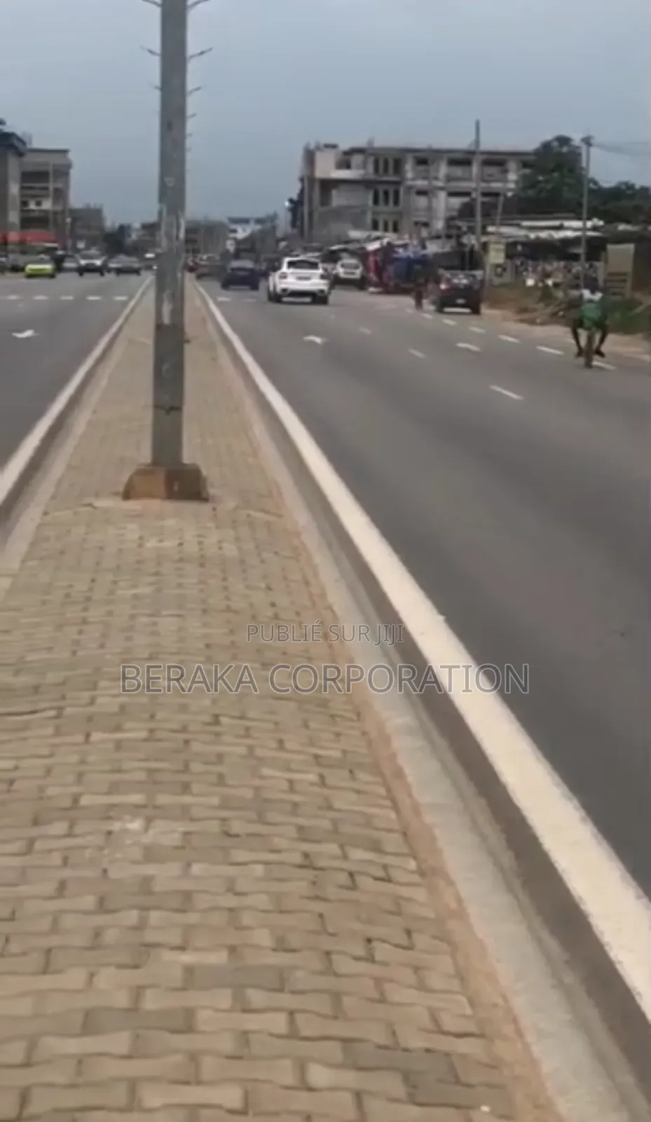 Bail Construction Sur 492 M2 a Angre Chateau en Bordure De Voie