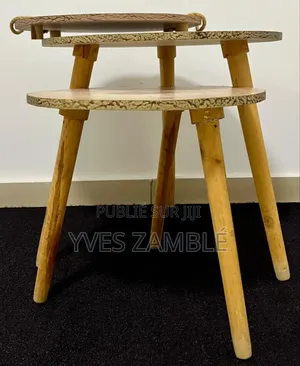 Table Gigogne Avec Son Plateau De Services 25 Mille