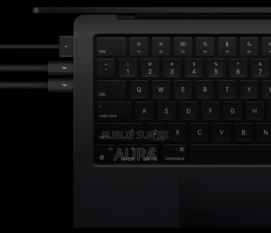 New Apple Macbook Pro 2025 M5 14-Inch 16GB Apple M5 SSD 512GB