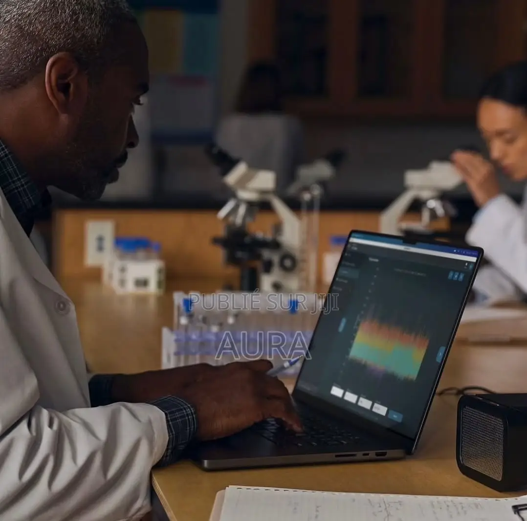 New Apple Macbook Pro 2025 M5 14-Inch 16GB Apple M5 SSD 512GB