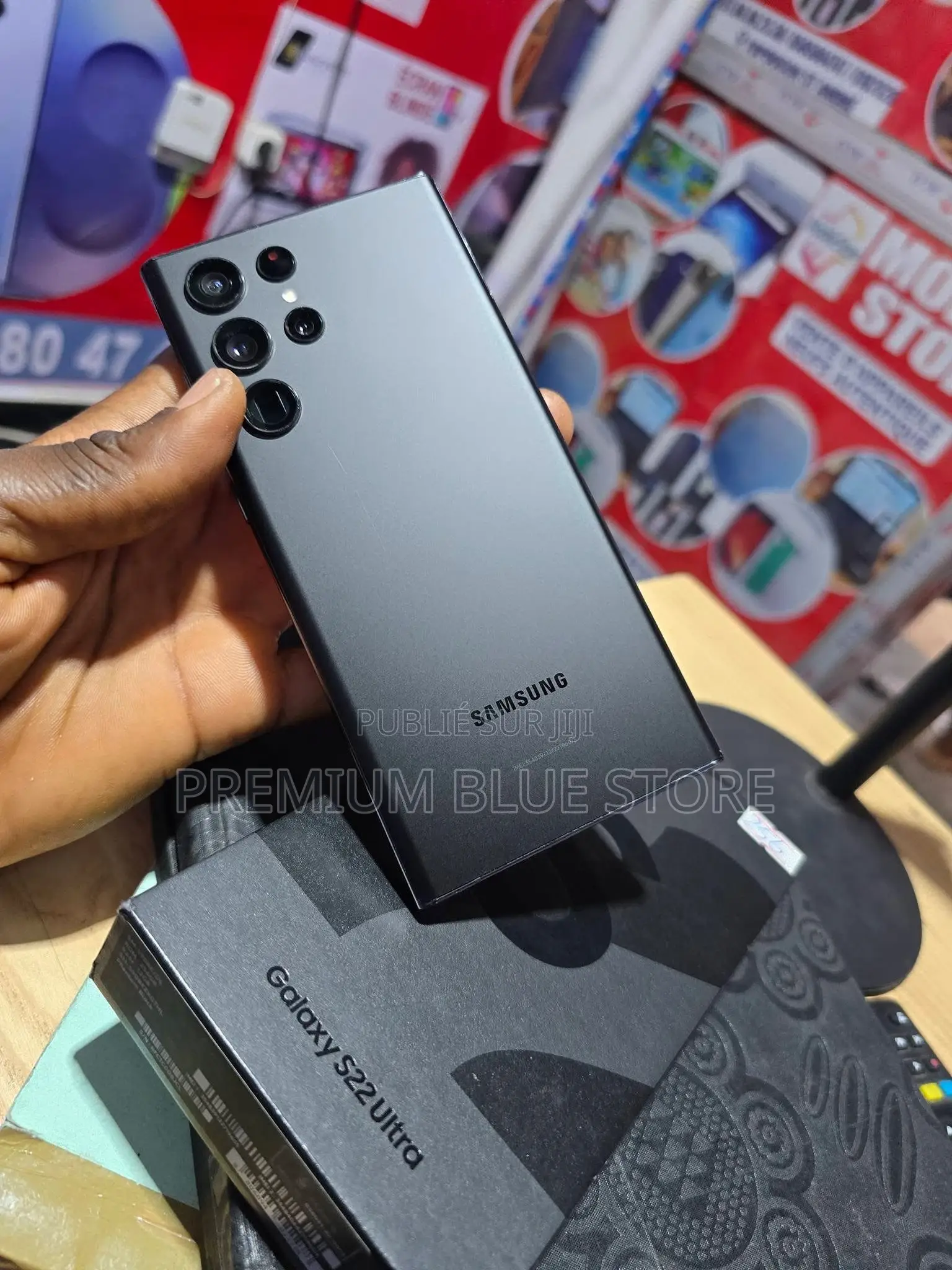 Neuf Samsung Galaxy S22 Ultra 5G 256 GB