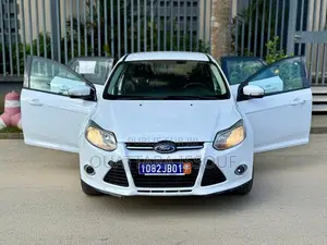 Ford Focus S 4dr Sedan (2.0L 4cyl 5M) 2015 Blanc