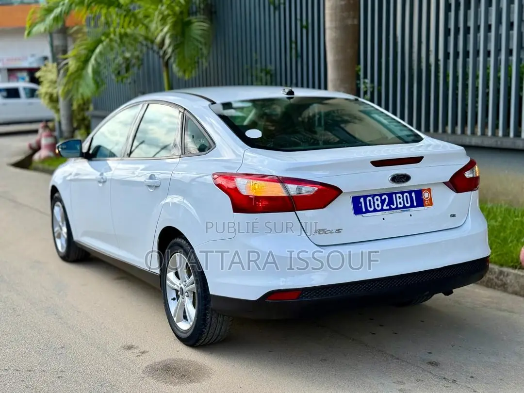 Ford Focus S 4dr Sedan (2.0L 4cyl 5M) 2015 Blanc